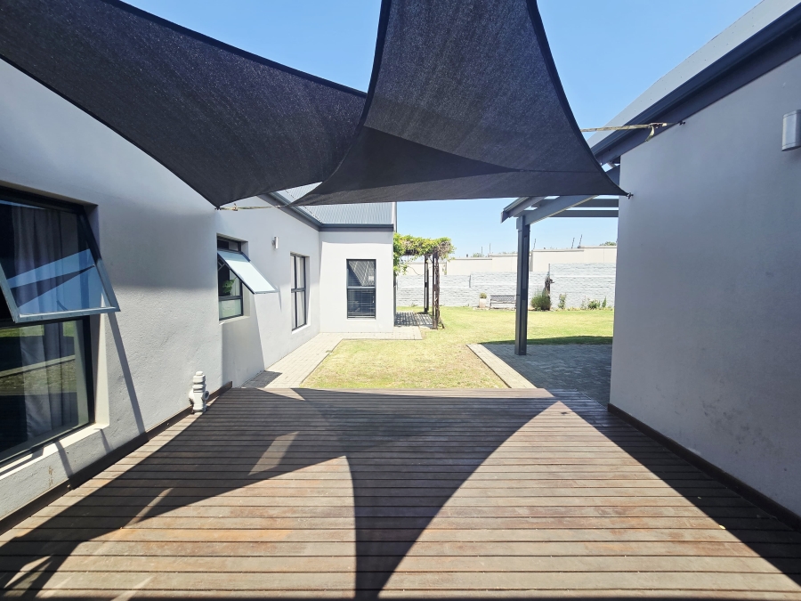 4 Bedroom Property for Sale in Kingswood Golf Estate Western Cape